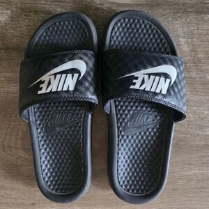 Nike Benassi JDI Kids Slide Sandals Black White Checkered Logo size 6 youth